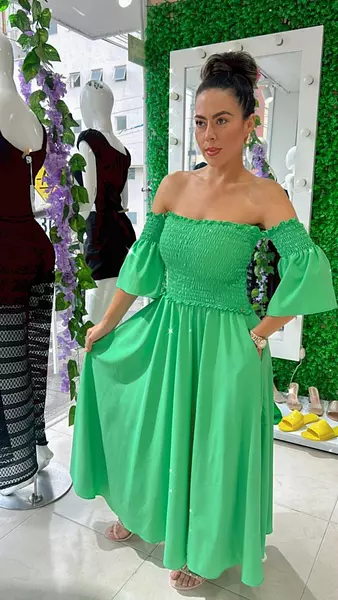 Vestido Verde Encauchado – Estilo Y Sofisticado